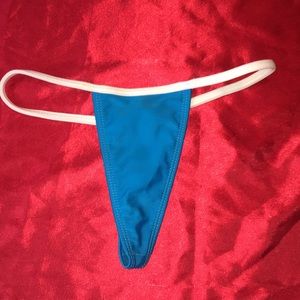 [B2G1FREE] White and blue thong